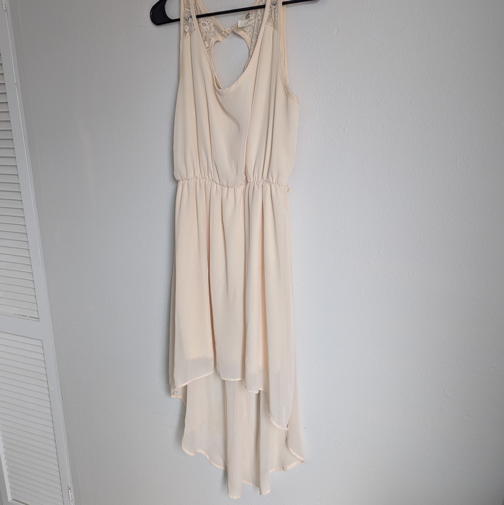 Flowy cream dress
